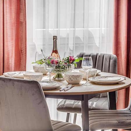 Elegant Apartment Near Afi & Atrium Mall Arad Luaran gambar