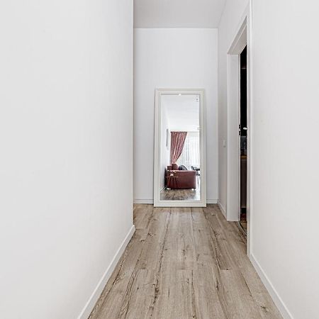 Elegant Apartment Near Afi & Atrium Mall Arad Luaran gambar