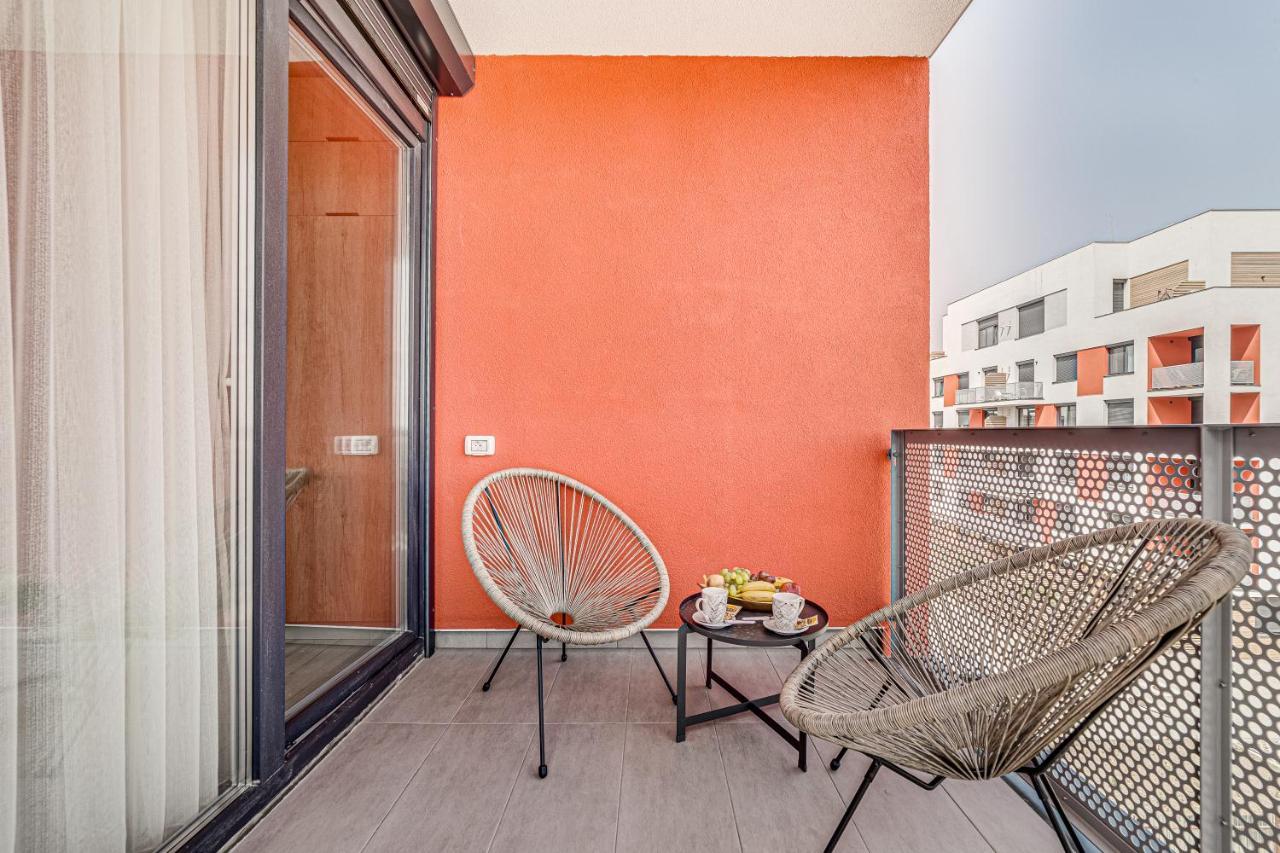 Elegant Apartment Near Afi & Atrium Mall Arad Luaran gambar
