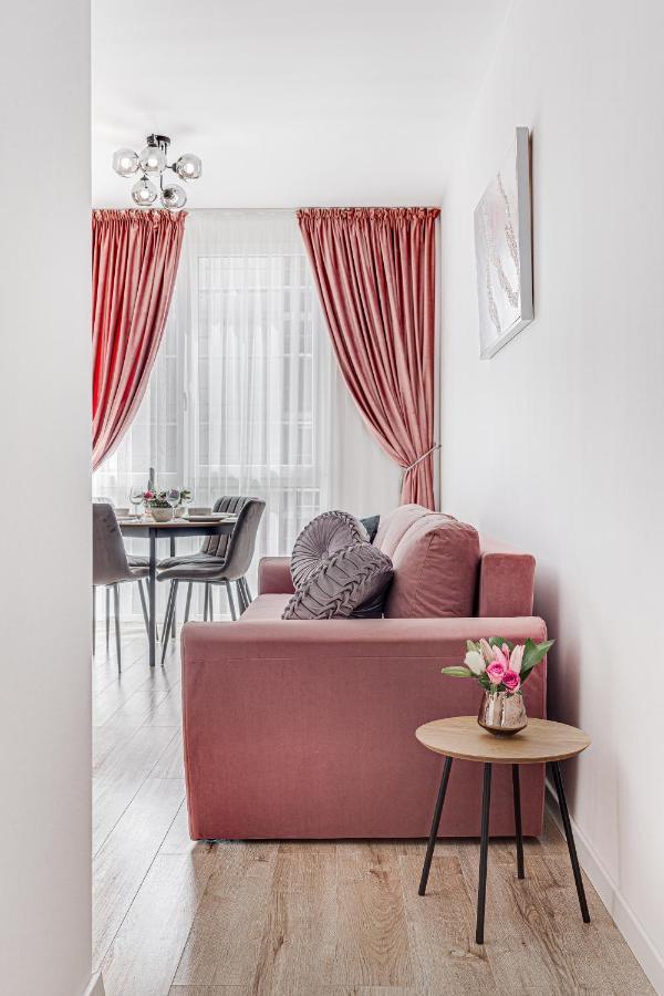 Elegant Apartment Near Afi & Atrium Mall Arad Luaran gambar