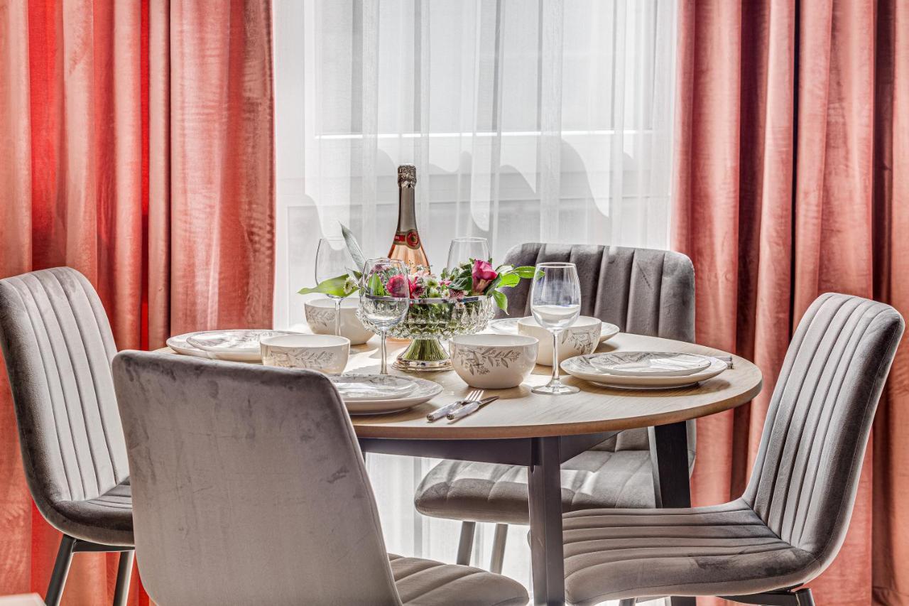 Elegant Apartment Near Afi & Atrium Mall Arad Luaran gambar