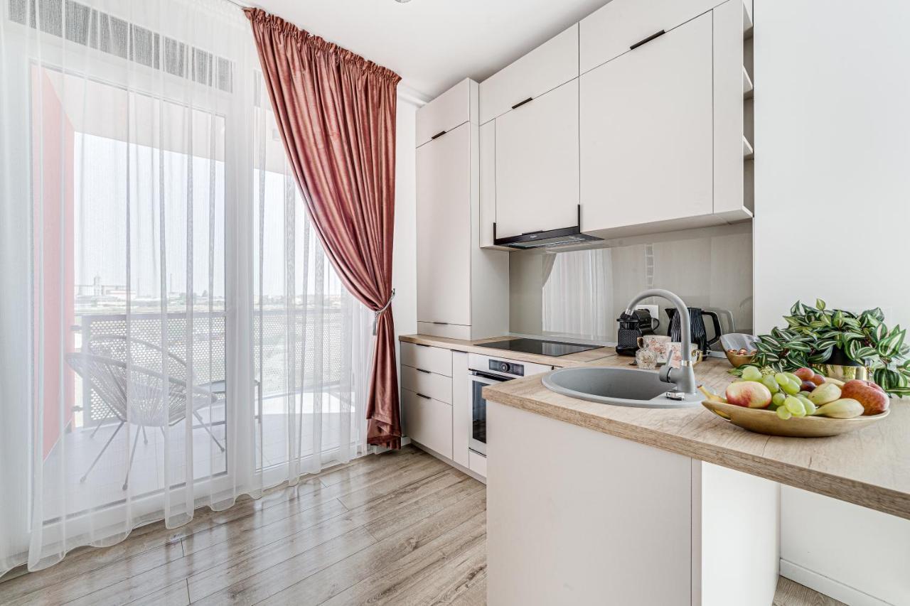 Elegant Apartment Near Afi & Atrium Mall Arad Luaran gambar
