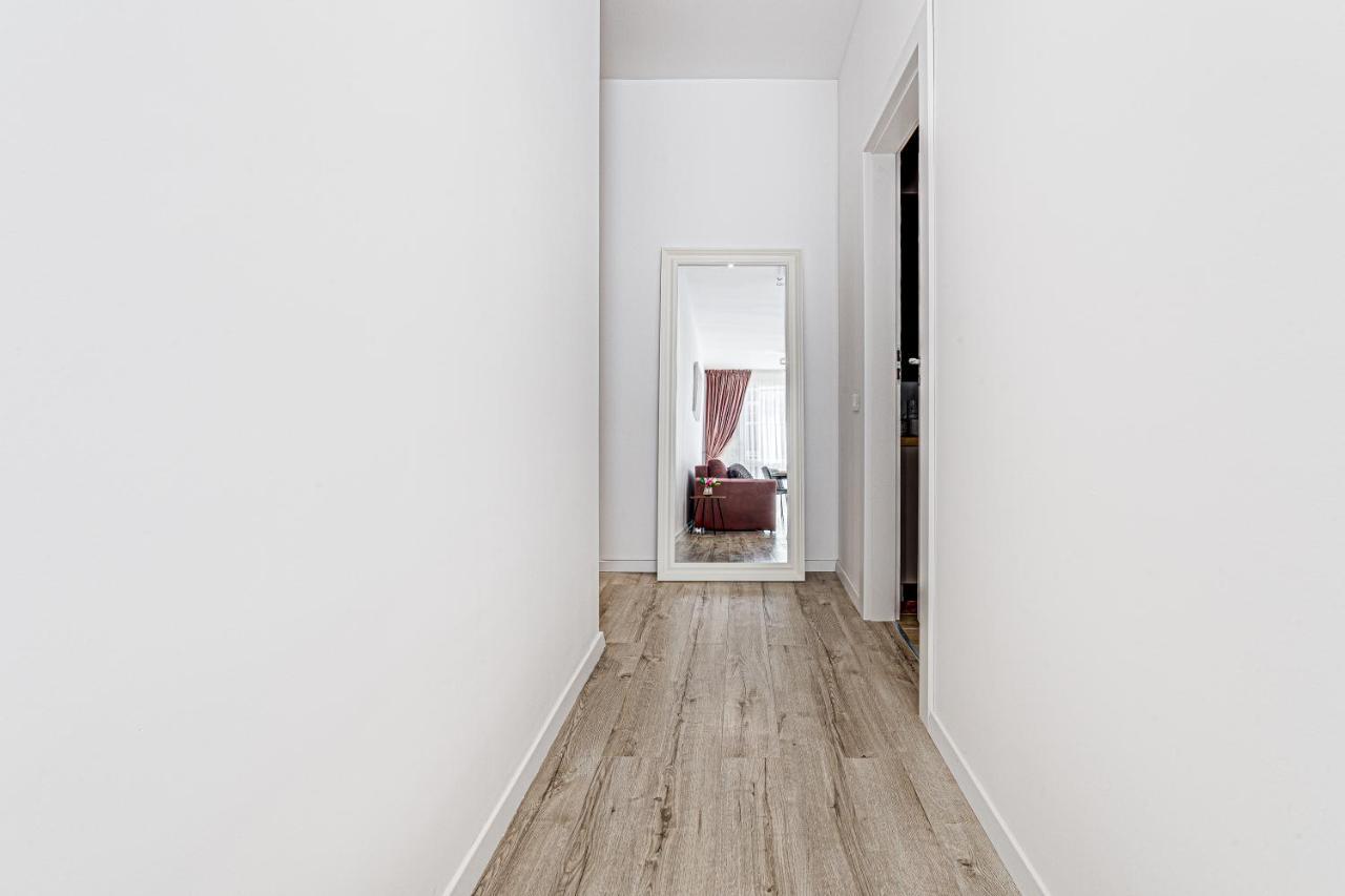Elegant Apartment Near Afi & Atrium Mall Arad Luaran gambar