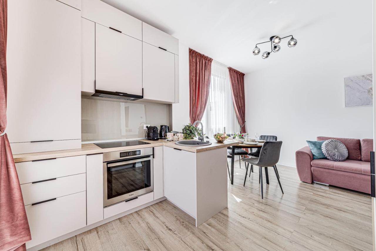 Elegant Apartment Near Afi & Atrium Mall Arad Luaran gambar