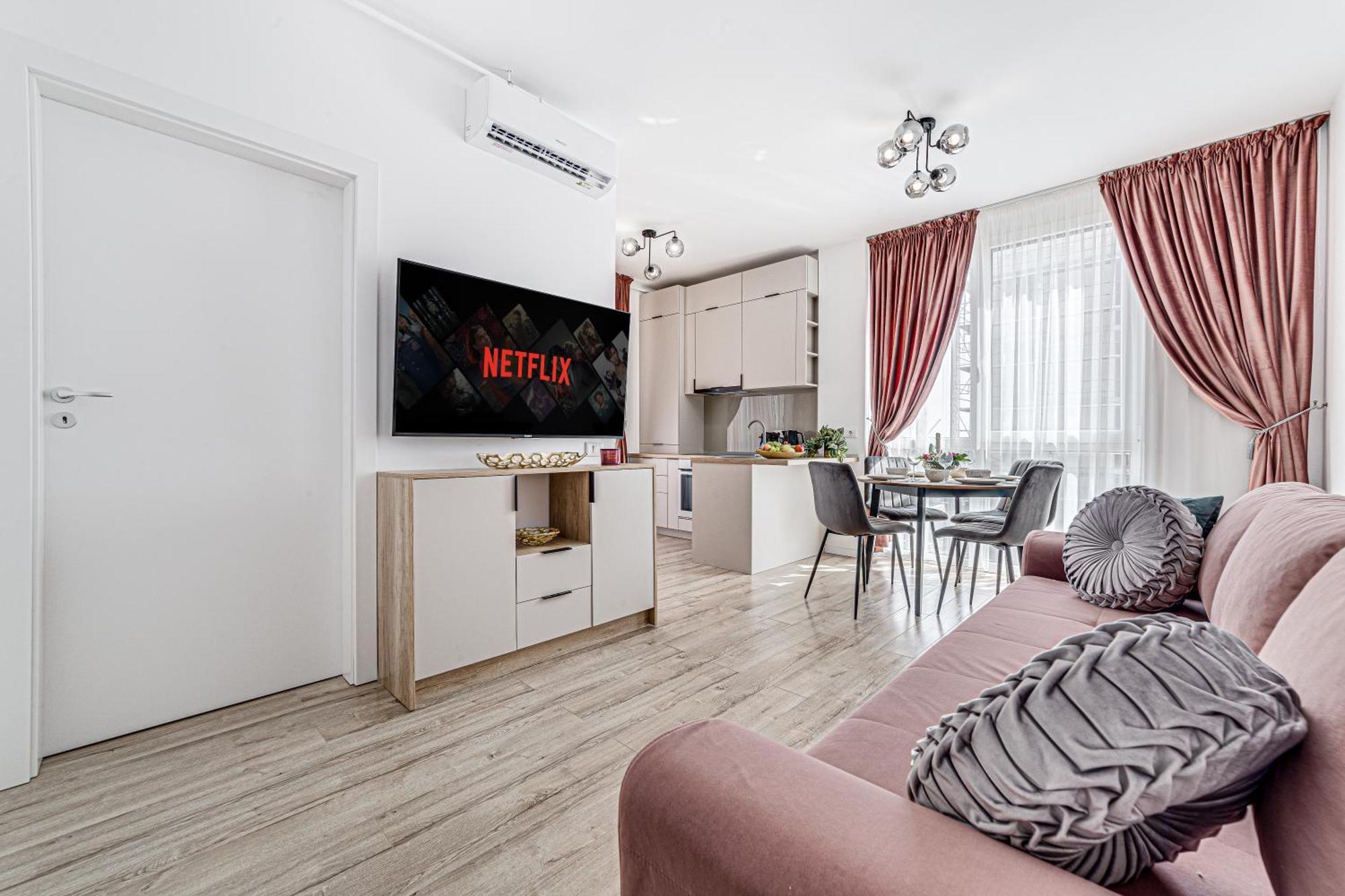 Elegant Apartment Near Afi & Atrium Mall Arad Luaran gambar